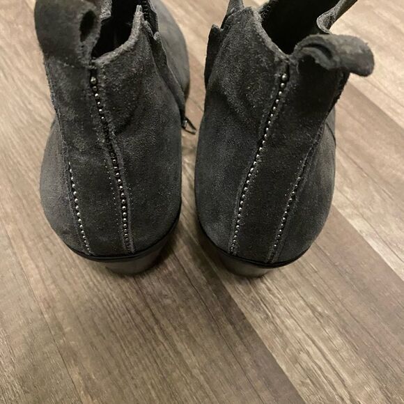 Dolce Vista Gray Suede Ankle boots, size 11 - Picture 4 of 7